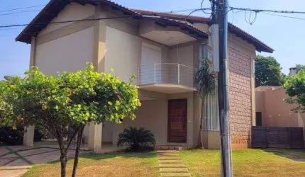 Sobrado Condomínio Belo Verde 3 quartos 1 Suíte com Sacada