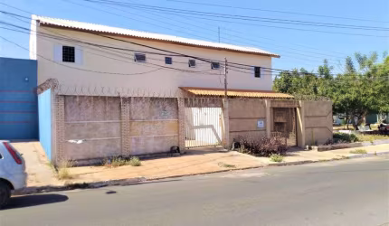 Sobrado para Venda - Jardim Primavera, Cuiabá - 150m², 2 vagas