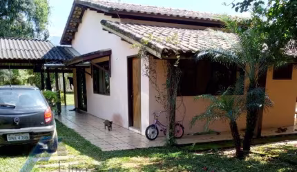 Ubatuba, Jardim Carolina - Casa com 714 m2 de terreno e área construída de 150m2, documentado.