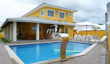 Guarajuba| Casa com 293m²| 7 Suítes| Perto da Praia| em Guarajuba