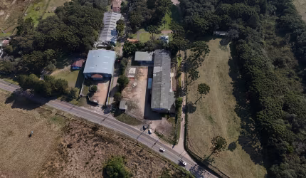Galpão/ Depósito para alugar  com 2 sala(s)