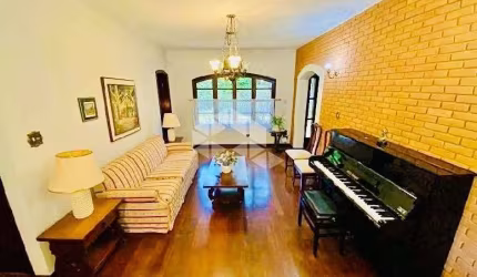 CASA - RECANTO DAS ARAUCÁRIAS - CAMPOS DO JORDÃO
