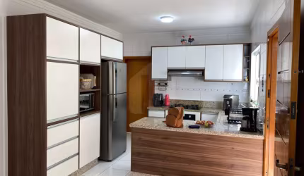 Casa à venda Jardim das Flores 250m² construída com 3 suítes