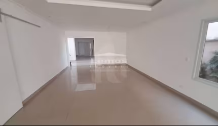 Casa 190m² com 4 suítes e 6 vagas à venda
