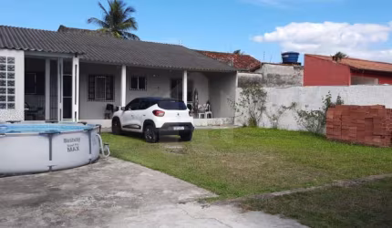 Casa à Venda em Caraguatatuba na Praia das Palmeiras  LADO PRAIA