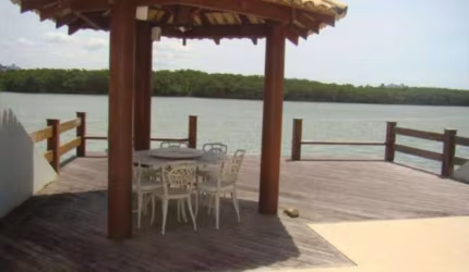 Casa Duplex à venda em Guarapari , 4 suítes de frente para o canal