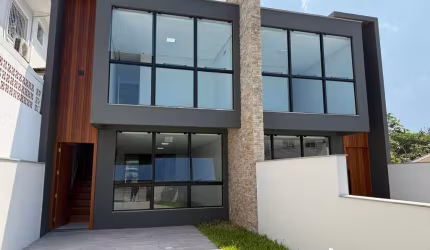 Sobrado alto padrão rua principal bairro San Marino em São José