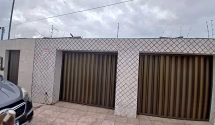 VENDE-SE CASA NO CONJUNTO DOM PEDRO - JOSÉ CONRADO DE ARAÚJO