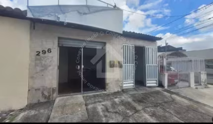 CASA COM PONTO COMERCIAL