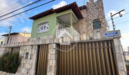 Casa de Esquina no Bairro Aeroporto