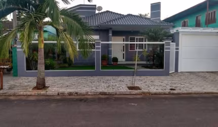 Casa à venda 3 Quartos, 1 Suite, 2 Vagas, 336M², Moinho Velho, Dois Irmãos - RS