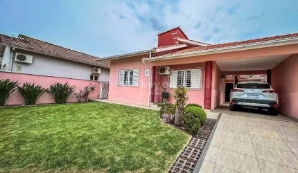 Oportunidade de Casa Ampla com Piscina no Bairro Dehon - Próximo ao SESC