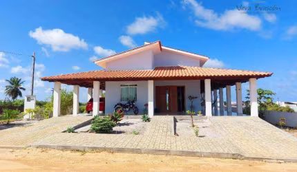 Casa térrea 3 suítes no Condomínio Chácaras de Carapibus!