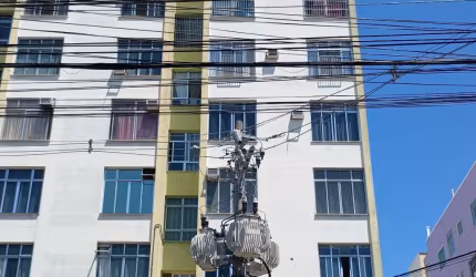 Ótimo sala e 2.quartos Com Dependência Completa piso frio Frente Alto Vistao Livre.