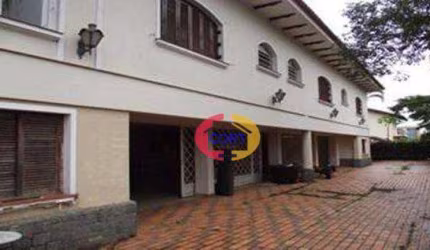 Casa térrea para venda e locação no condomínio Arujazinho IV!!!