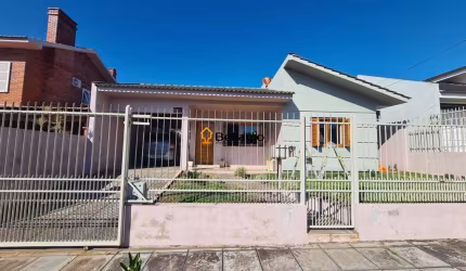 Excelente Casa com piscina no Residencial Novo Horizonte em Santa Maria