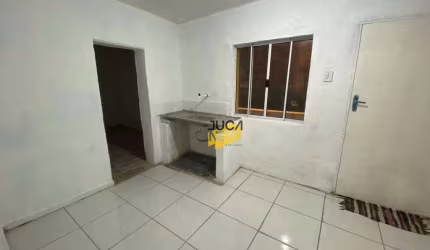 Casa com 2 dormitórios para alugar por R$ 700,00/mês - Parque das Américas - Mauá/SP