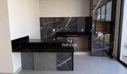 Casa com 3 quartos sendo 1 suíte à venda, 170 m² por R$ 890.000 - Novo Mundo - Uberlândia/MG