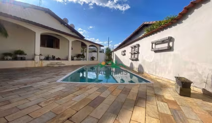 Casa com 3 dormitórios à venda, 308 m² por R$ 900.000,00 - Jardim do Vale - Guaratinguetá/SP