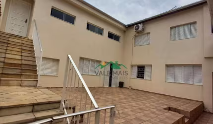 Casa com 3 dormitórios à venda, 351 m² por R$ 1.700.000 - Belvedere Club dos 500 - Guaratinguetá/SP