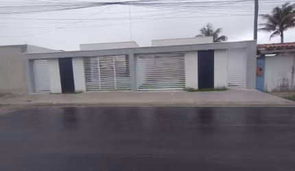 Casa Novíssima em Ótima Localização