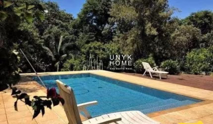 Casa com 4 suítes em Chácara na Cidade de Cotia.