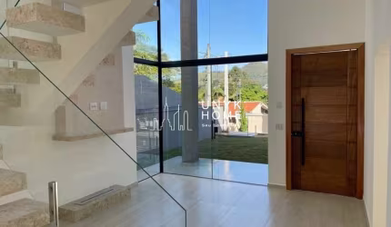 Linda casa com vista para a Pedra Grande, cartão postal da cidade!