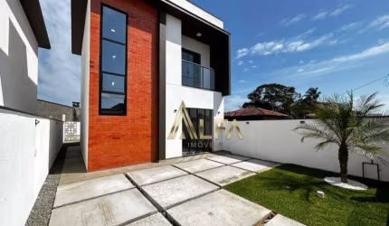 Lindo Sobrado com piscina e 4 dormitórios à venda, 80 m² por R$ 600.000 - Centro - Barra Velha/SC
