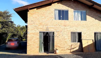 Sobrado à venda, 194 m² por R$ 2.120.000,00 - Centro - Penha/SC