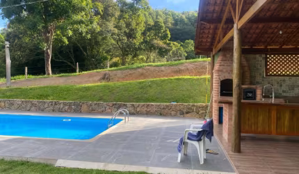 Linda chacara prox cidade