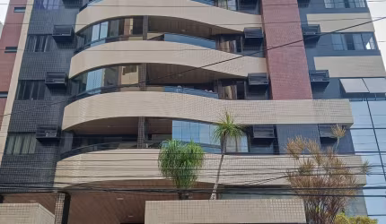 Apartamento na Ponta Verde,  com 03 suítes