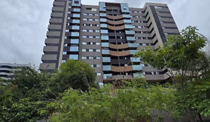 Apartamento na Jatiúca com 03 quartos