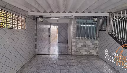 Casa à venda, 2 quartos, 1 suíte, 1 vaga, Santa Maria - Santos/SP