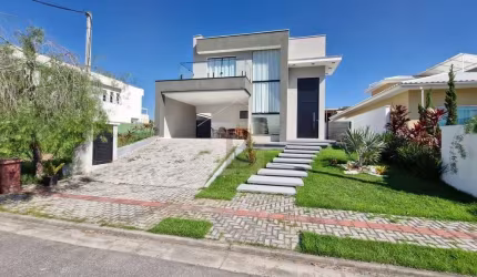 Casa de Luxo com 4 Quartos/Suítes no Alphaville 1 um, Maricá-RJ: 240m², 2 Salas, 5 Banheiros e 2 Vagas de Garagem!