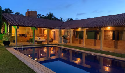 Casa com 4 quartos à venda ou para locação em Jardim Acapulco - SP