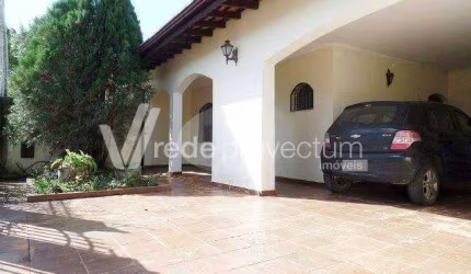 Casa com 4 quartos à venda na Rua Tomé de Sousa, 35, Vila Nogueira, Campinas, 270 m2 por R$ 840.000
