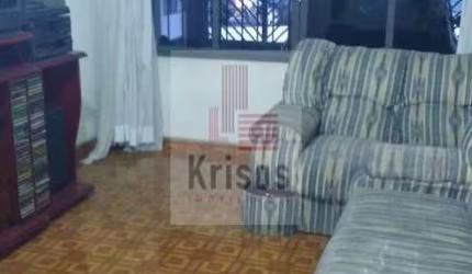 SOBRADO COM 3 DORMS.2 VAGAS PERTO DE ÁREA COMERCIAL E CONDUÇÃO