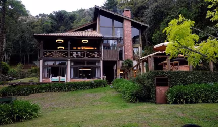 Casa em condomínio fechado com 4 quartos à venda no Jardim do Embaixador, Campos do Jordão  por R$ 5.950.000