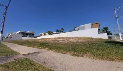 VENDA - LOTE - 450m2 - CONDOMÍNIO FECHADO - ÓTIMA LOCALIZAÇÃO