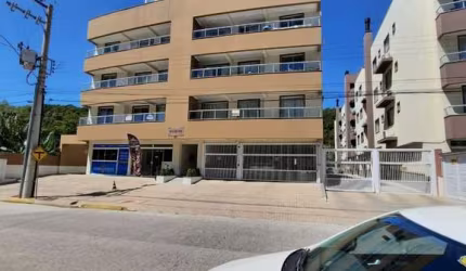 Apartamento Mobiliado de 2 Dormitórios, sendo uma Suíte,  Garagem para um veícul
