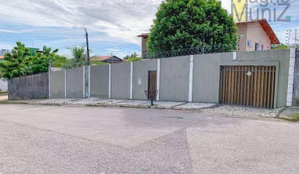 Casa com 3 dormitórios para alugar, 266 m² por R$ 5.817,70/mês - De Lourdes - Fortaleza/CE