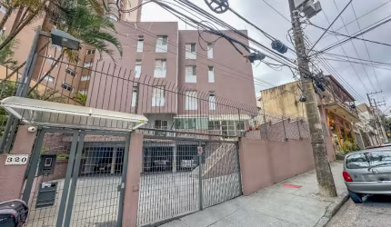 Apartamento 2 Dormitórios com 1 Vaga - Vila Valparaíso.