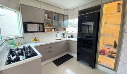 Casa em Fazenda Santo Antônio - São José