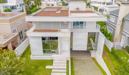 ALTO LUXO NO ALPHAVILLE GRACIOSA  PINHAIS  RESIDÊNCIA DE CAMPEÃO OLÍMPICO DE FUTEBOL  5 SUÍTES