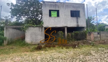 Casa em fase de acabamento, ótima localização e estrura