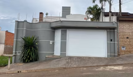 Sobrado de 301m² com 4 Dormitórios à Venda – Terras de Santa Bárbara, Santa Bárbara (SP)