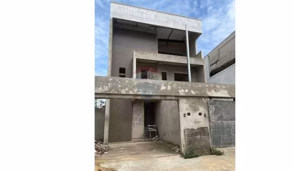 EXCELENTE  CASA  NO  NOVO  HORIZONTE