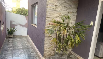 Casa Moderna e Espaçosa no Bairro Albertina