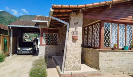 Casa com 3 dormitórios à venda, 185 m² por R$ 1.090.000,00 - Jardim Cascata - Teresópolis/RJ