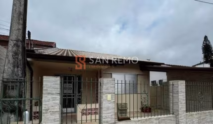 Casa com 2 quartos para alugar na Rua Almeida Coelho, 132, Saco dos Limões, Florianópolis, 110 m2 por R$ 3.700